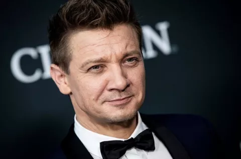 Jeremy Renner está esperanzado en medio de su difícil recuperación