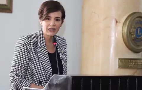 Judy Meana no está de acuerdo con el alza de impuestos