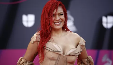 'Mañana será bonito', Karol G muestra su lado 'más íntimo'