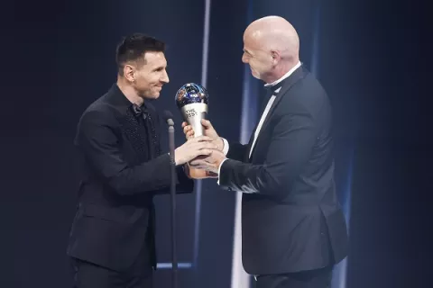 Messi y Putellas, mejores del mundo en la gala The Best 