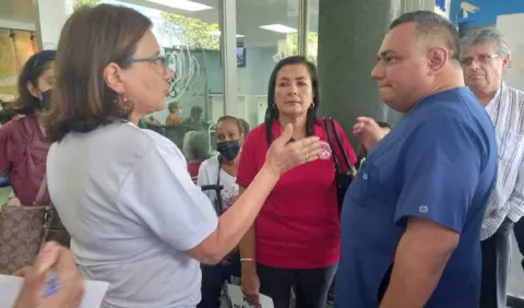 Pacientes reclaman medicamentos