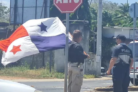 Protesta pacífica en repudio a la violencia contra policías 