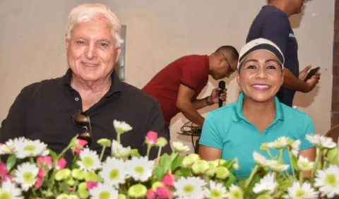 Ricardo Martinelli continúa recorriendo el país