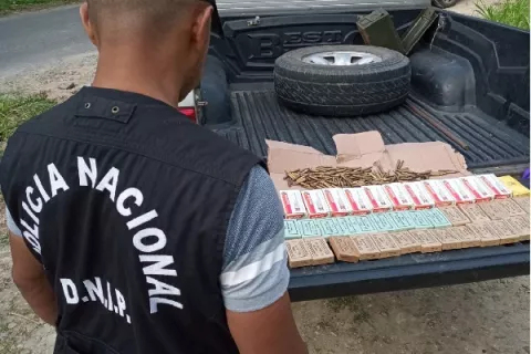 Capturan a cinco hombres que viajaban en un busito
