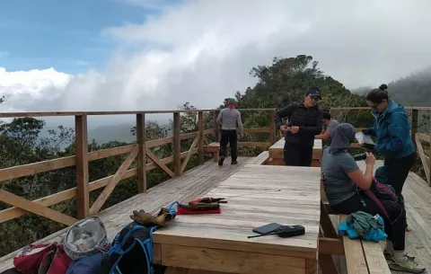 Renuevan  sendero Los Llanos en el Parque Nacional Volcán Barú