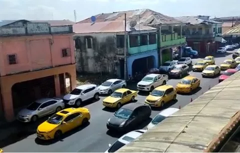Taxistas inconformes con los retenes que se hacen en Colón