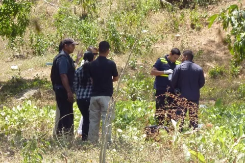 Hallan cuerpo dentro de un auto en Veraguas