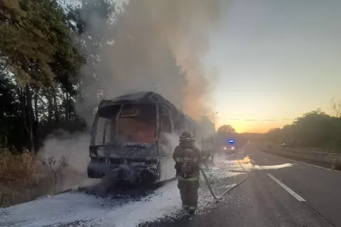 Se incendia en Veraguas bus que trasladaba migrantes