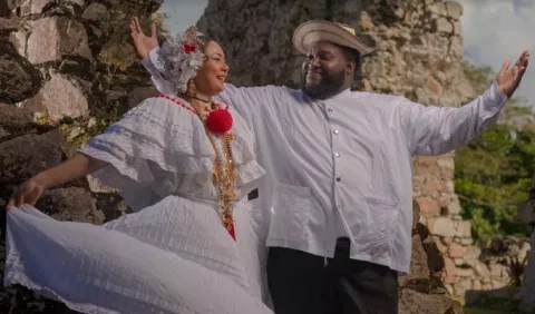 Panameña Yek Gamboa estrena 'Moreno Mío'