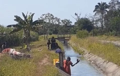 Denuncian contaminación en Sistema de Riego en Alanje