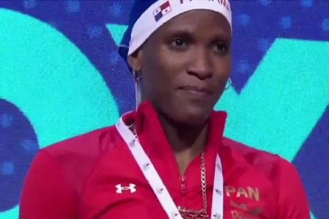 Atheyna Bylon cae y queda fuera del Mundial de Boxeo