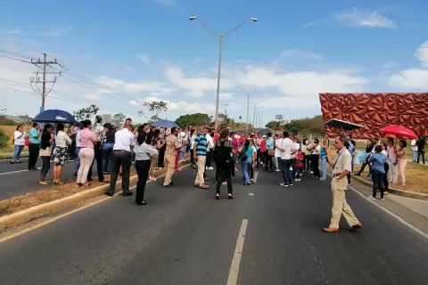 El colegio modelo Papa Francisco en Herrera se va a paro