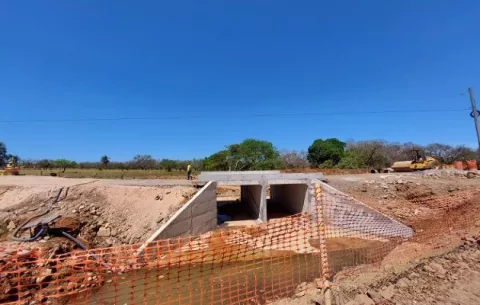 Se ve un avance en la construcción de carretera a Boca Chica