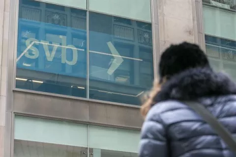 Fuertes caídas en bancos de EE.UU. tras el colapso del SVB