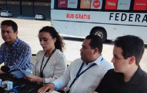 Afirman que buses gratuitos a centro comercial son legales 