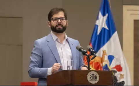 Boric tendrá que esperar un año tras rechazo de reformas