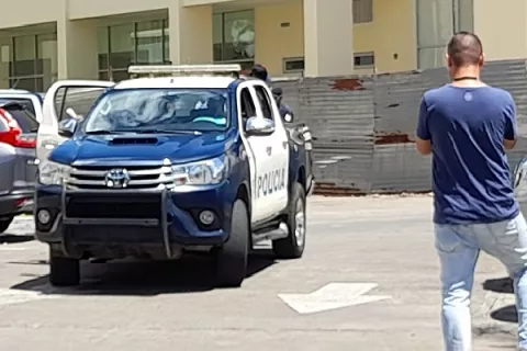 Ordenan detención a ciudadano por acosar a su exnovia