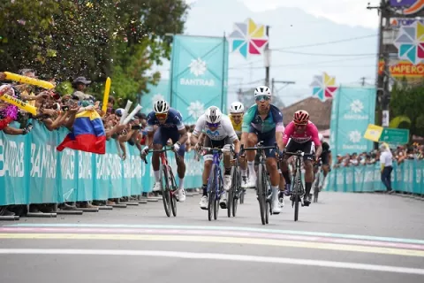 Panameño Jurado sube al podio en Guatemala 