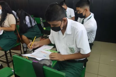 Unos 954 mil estudiantes inician clases este 6 de marzo