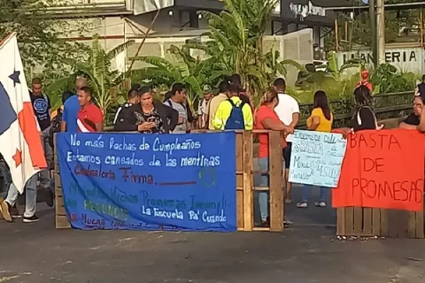 Comerciantes piden un alto a los cierres de vías en Colón