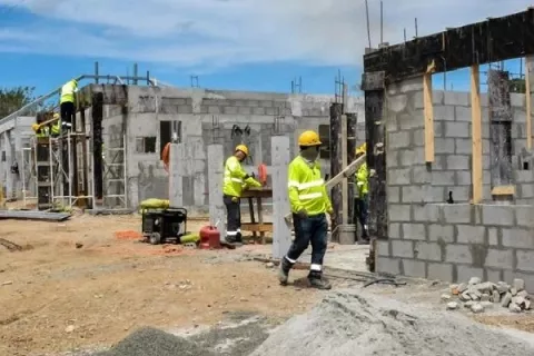 Remodelación de la feria en Colón tiene un 40% de avance 