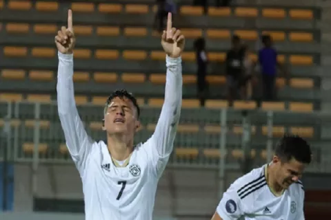 Costa Rica sufre para derrotar a Martinica