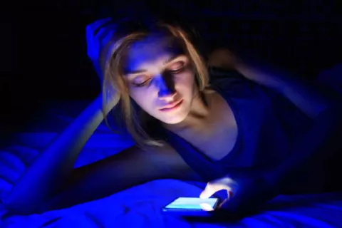 Piel: ¡Cuidado con la luz azul!