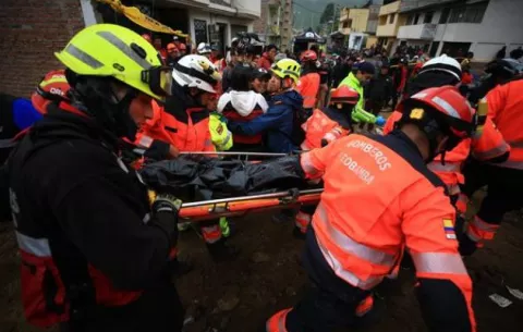 Más de 30 personas han sido rescatas tras alud en Ecuador