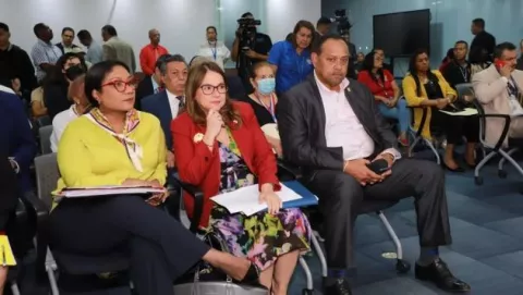 Aprueban proyecto que establece bienestar del educador