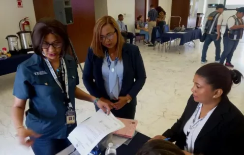 Elecciones CD: Molestia por retraso en conteo de las actas 