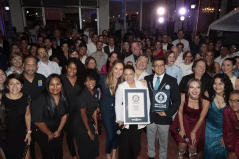 Erika Ender recibió un Récord Guinness por TalenPro