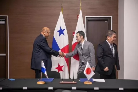 Panamá y Japón firman préstamo para seguir con Línea 3