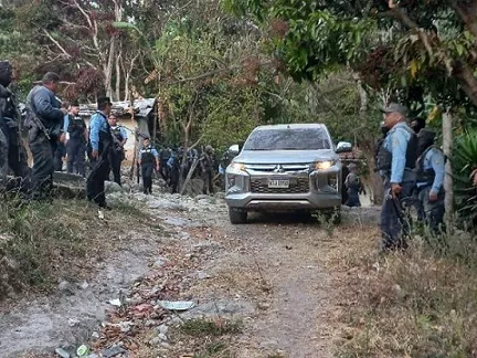 Suben a nueve los muertos por una masacre en Honduras