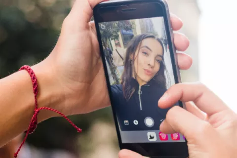 ‘Influencers’ de Francia tendrán que decir si usan filtro