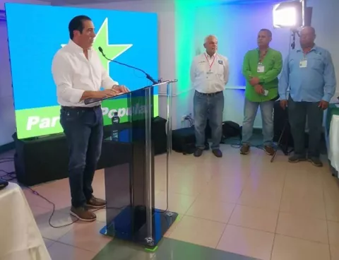 Martín Torrijos se encuadra con congreso del Partido Popular