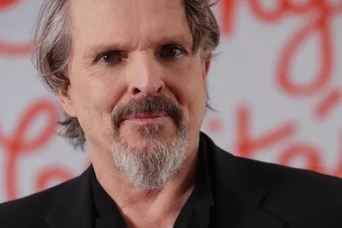 'Bosé' recorre sus intimidades sin eludir su lado sombrío