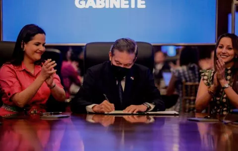 Crean Ministerio de la Mujer y renuncia directora del Inamu