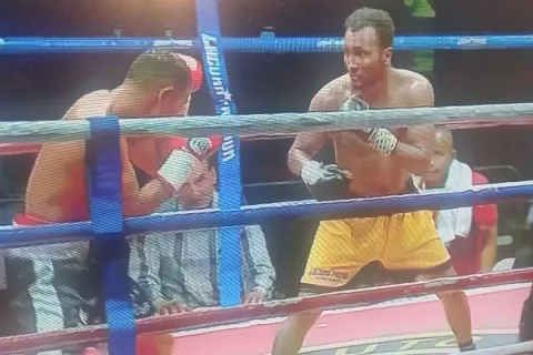 'Chemito' Moreno no tuvo problemas para despachar a Berrío