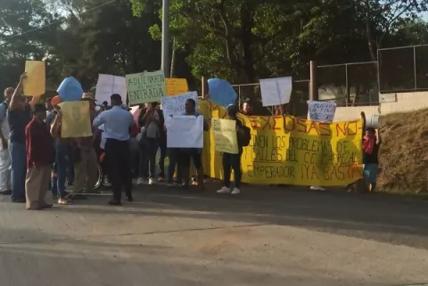 Residentes de El Carrizal exigen agua y mejora de calles