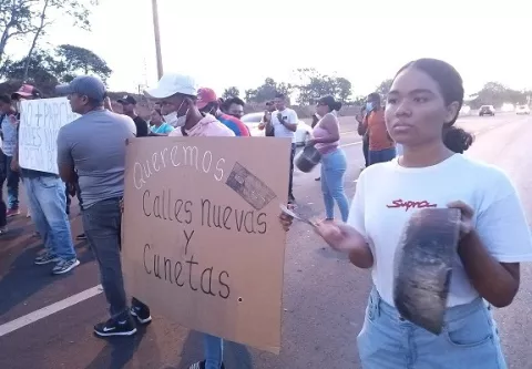 Protestan en la autopista Arraiján-La Chorrera 