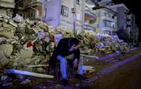 Turquía eleva a 46 mil los fallecidos por los terremotos