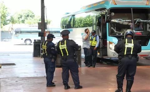 Reanudan traslado de personas migrantes hacia Gualaca