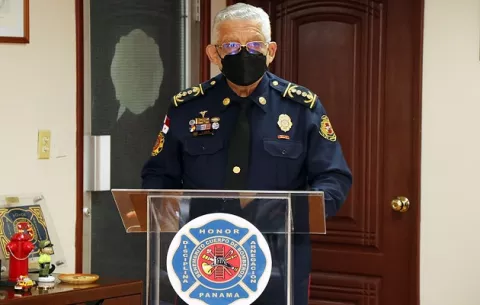 Solís deja la dirección de los bomberos por temas personales