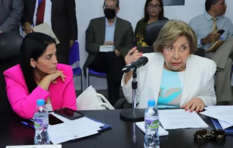 Primer debate: Cárcel para agresores de adultos mayores