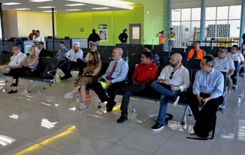 Diez quieren operar el Enrique A. Jiménez de Colón