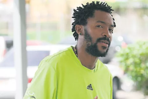 Apache Ness ya está en libertad, salió bajo fianza 