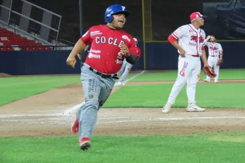 Coclé cerca de la semifinal; Los Santos con ventaja