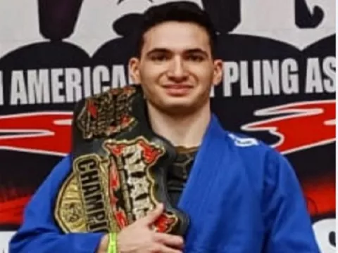 Panameño Jorge Calviño gana oro y plata en Jiu Jitsu