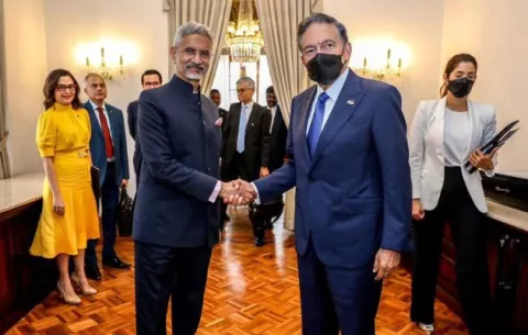 Panamá y la India, dispuestos a crear alianza farmacéutica