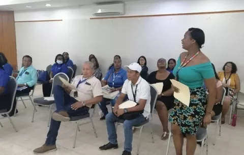 Capacitan a promotores sociales sobre el programa Senapan 